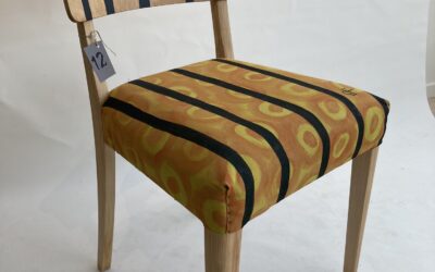 Trädstolen, handmålat tyg samt ryggbricka 1.200 kr